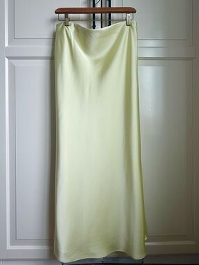 Zara Satin Skirt Yellow. Size L.